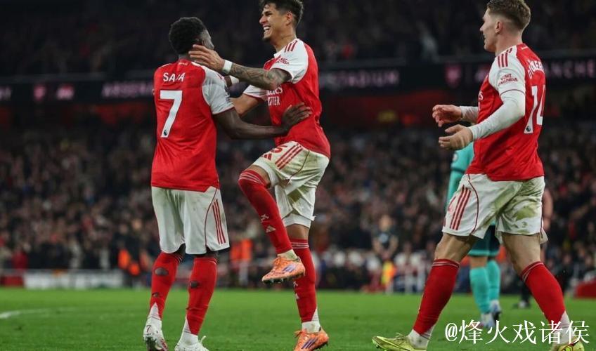 英超-萨卡造乌龙建功 阿森纳2-1险胜狼队稳坐榜首 英超-萨卡造乌龙建功 阿森纳2-1险胜狼队稳坐榜首